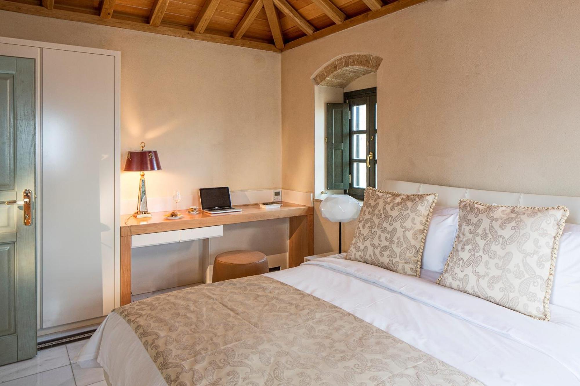 Moni Emvasis Luxury Suites Monemvasía Buitenkant foto